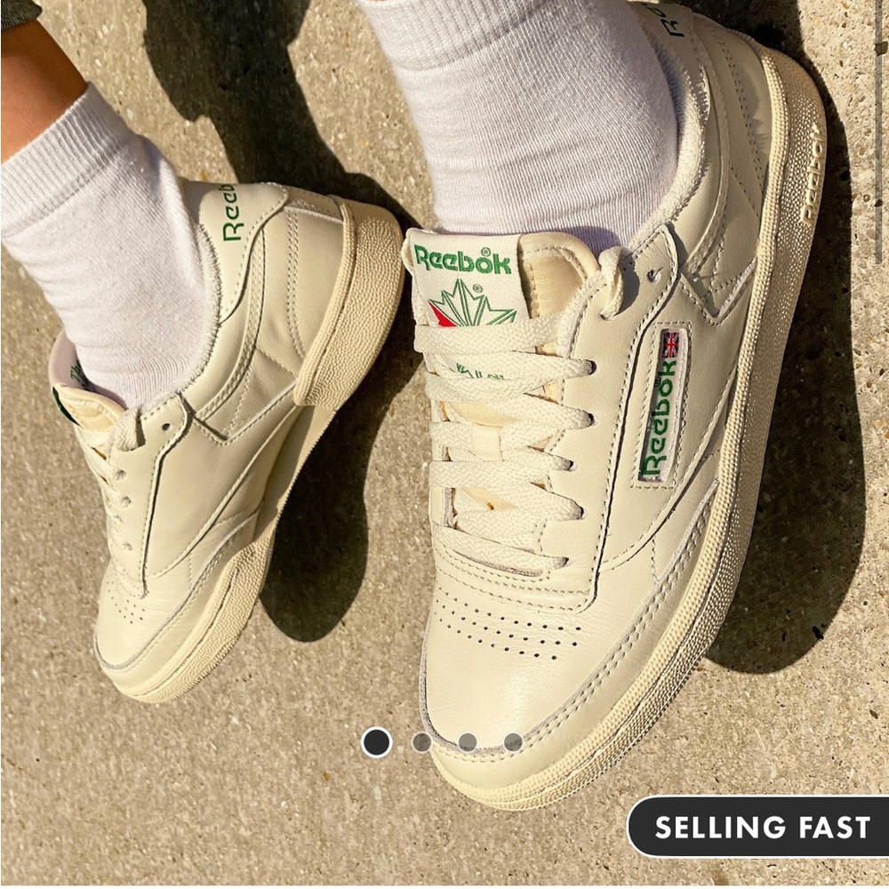 Reebok club c in vintage chalk (size 8)